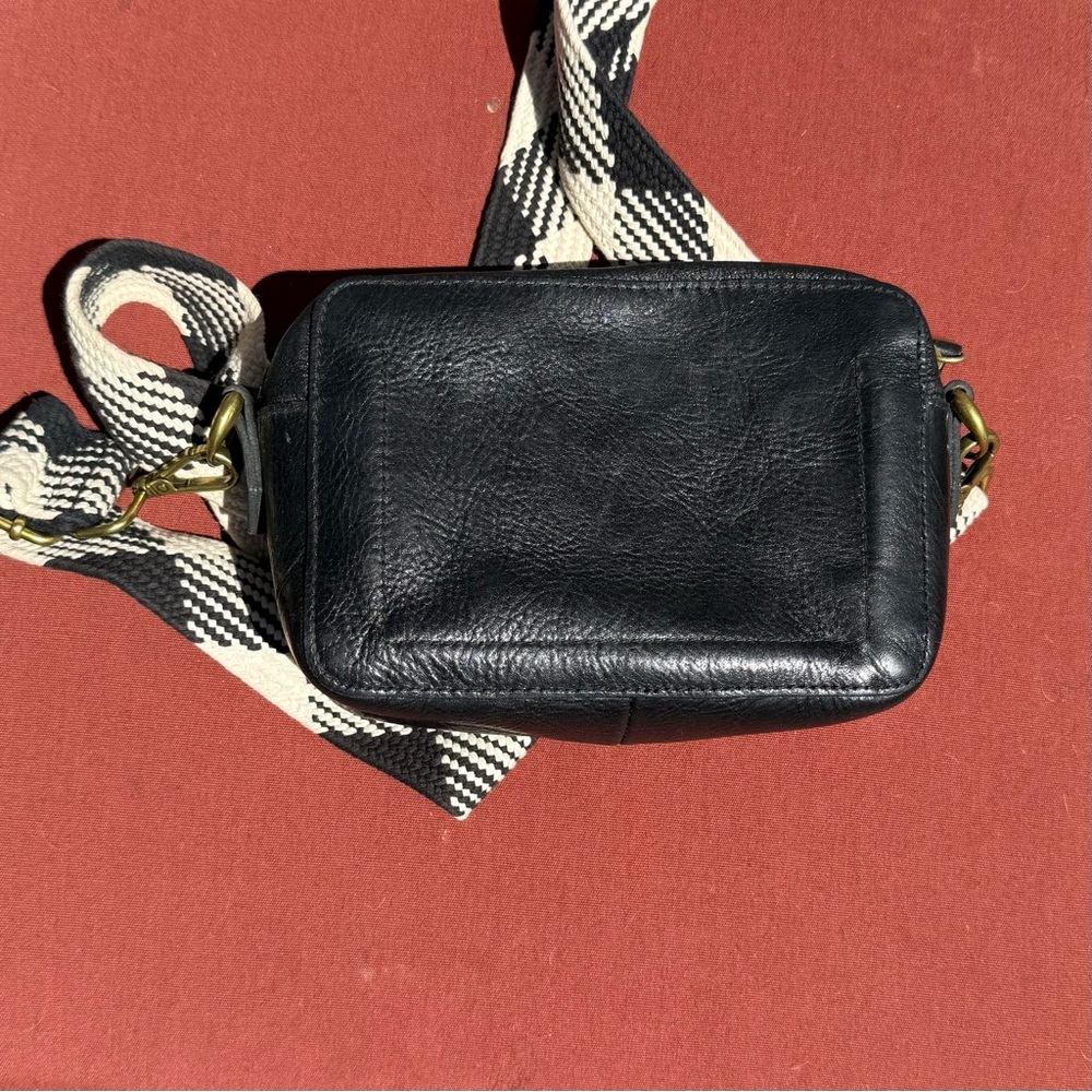 EUC Madewell Black Leather Transport Camera Bag Crossbody - Picture 2 of 9